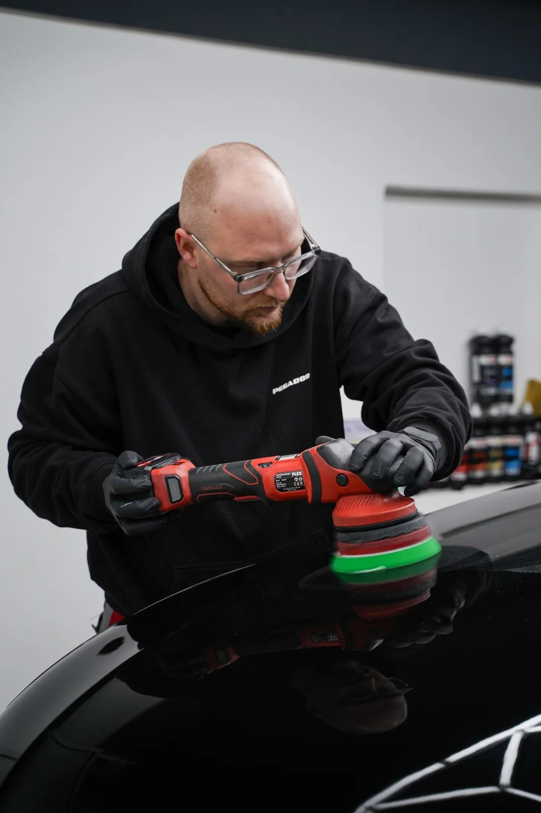 Lackaufbereitung mit Poliermaschine
